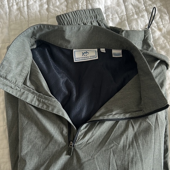 Southern Tide pullover - Picture 2 of 2